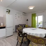 By The Sea Medici, Omis - 1046 Apartamento Mimice