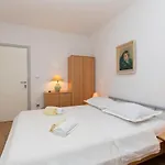 By The Sea Medici, Omis - 1046 * Mimice