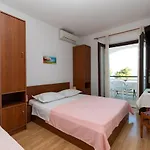 By The Sea Medici, Omis - 1046 Mimice