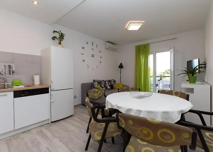 By The Sea Medici, Omis - 1046 아파트 미미체