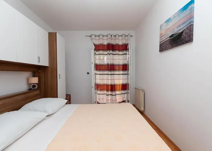 아파트 By The Sea Medici, Omis - 1046 미미체